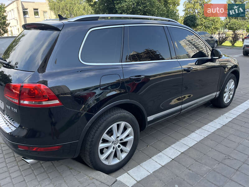 Позашляховик / Кросовер Volkswagen Touareg 2011 в Черкасах