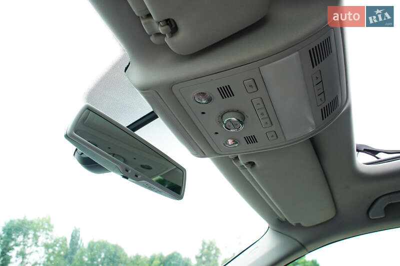Внедорожник / Кроссовер Volkswagen Touareg 2014 в Житомире
