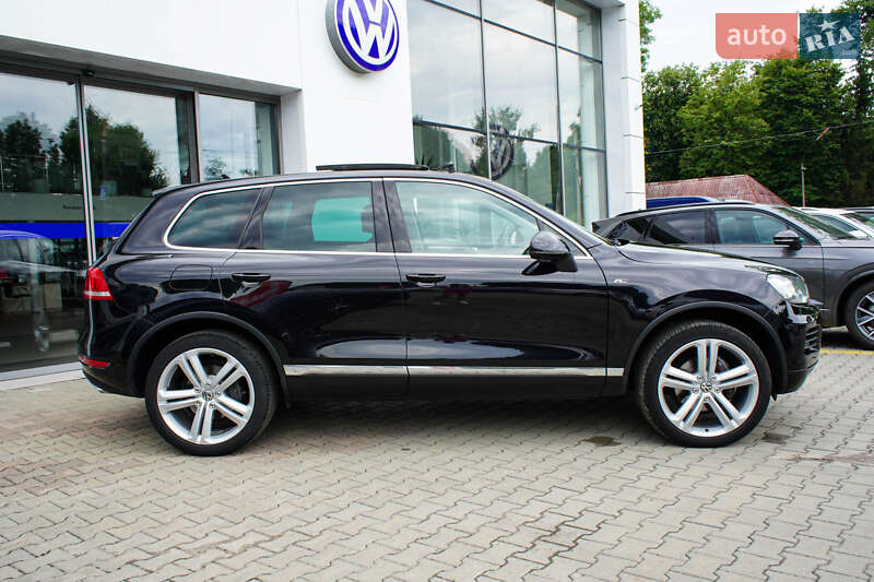 Внедорожник / Кроссовер Volkswagen Touareg 2014 в Житомире
