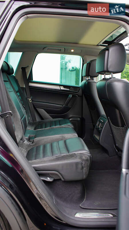 Внедорожник / Кроссовер Volkswagen Touareg 2014 в Житомире