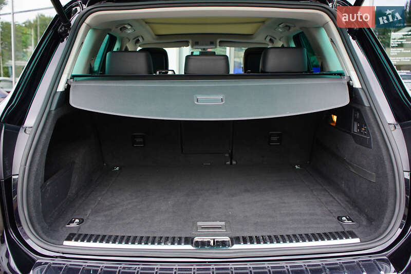 Внедорожник / Кроссовер Volkswagen Touareg 2014 в Житомире