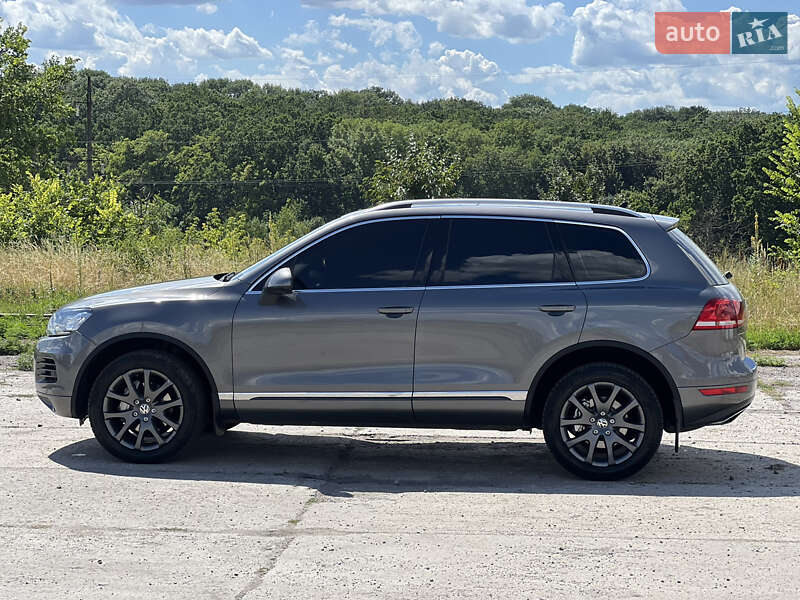 Внедорожник / Кроссовер Volkswagen Touareg 2012 в Жмеринке