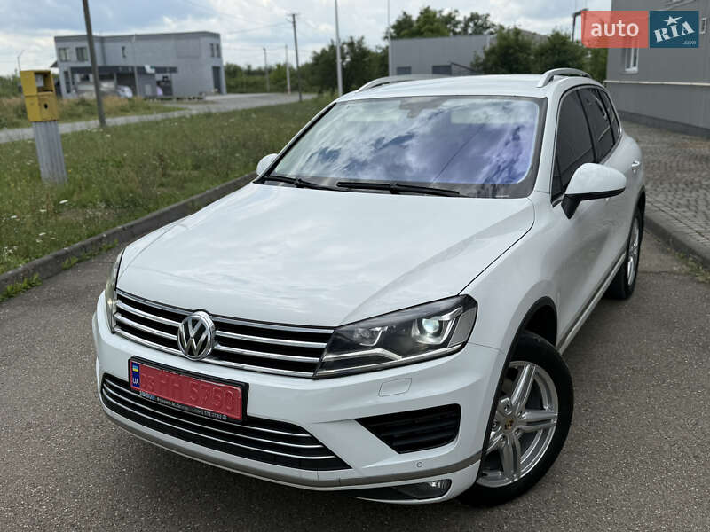 Позашляховик / Кросовер Volkswagen Touareg 2015 в Виноградові