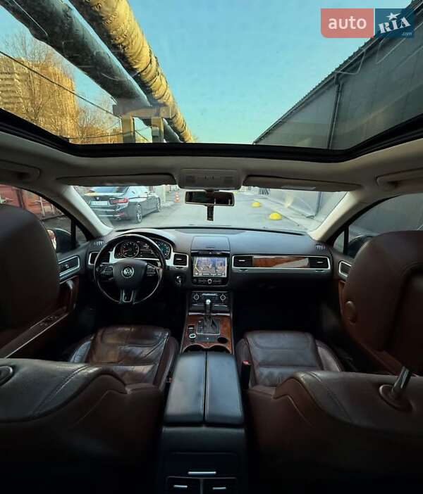 Внедорожник / Кроссовер Volkswagen Touareg 2012 в Ставище