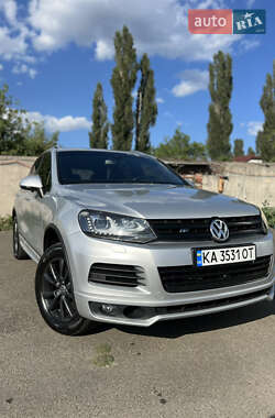 Внедорожник / Кроссовер Volkswagen Touareg 2011 в Киеве