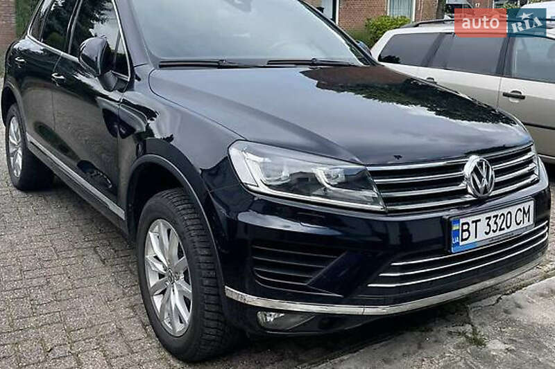 Внедорожник / Кроссовер Volkswagen Touareg 2016 в Киеве
