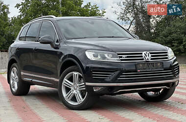 Позашляховик / Кросовер Volkswagen Touareg 2015 в Києві