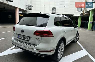 Внедорожник / Кроссовер Volkswagen Touareg 2016 в 