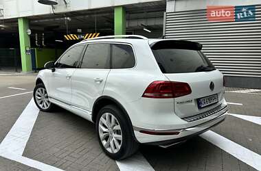Внедорожник / Кроссовер Volkswagen Touareg 2016 в 