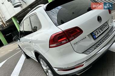 Внедорожник / Кроссовер Volkswagen Touareg 2016 в 