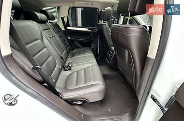 Внедорожник / Кроссовер Volkswagen Touareg 2016 в 