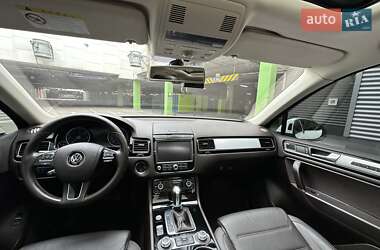 Внедорожник / Кроссовер Volkswagen Touareg 2016 в 