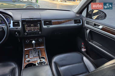Внедорожник / Кроссовер Volkswagen Touareg 2014 в 