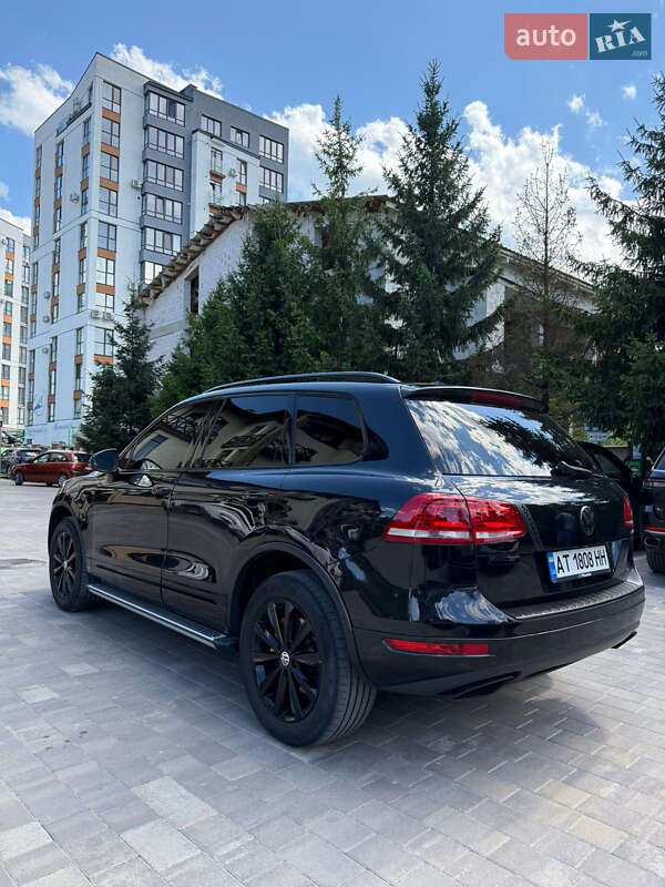 Внедорожник / Кроссовер Volkswagen Touareg 2012 в Ивано-Франковске