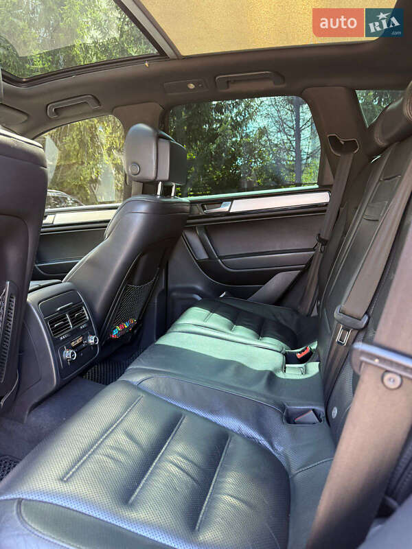 Внедорожник / Кроссовер Volkswagen Touareg 2012 в Ивано-Франковске