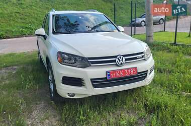 Внедорожник / Кроссовер Volkswagen Touareg 2011 в Житомире