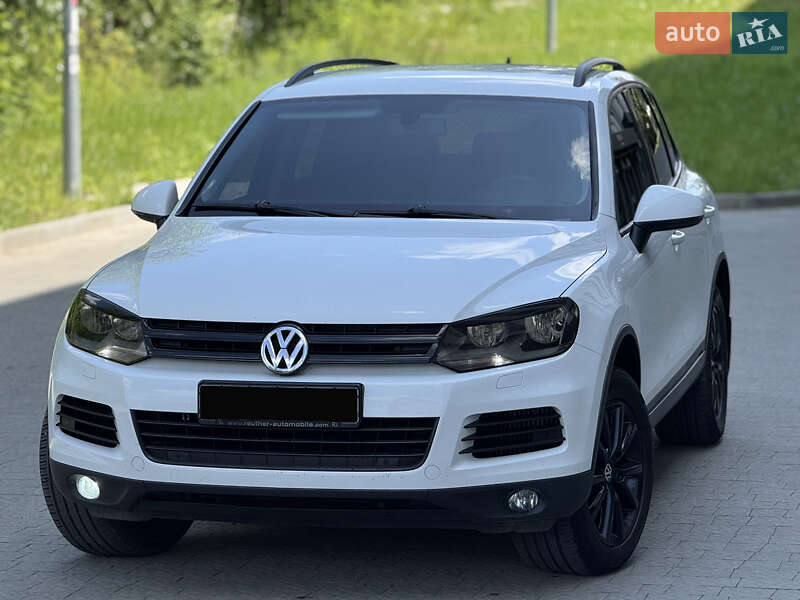 Внедорожник / Кроссовер Volkswagen Touareg 2013 в Львове