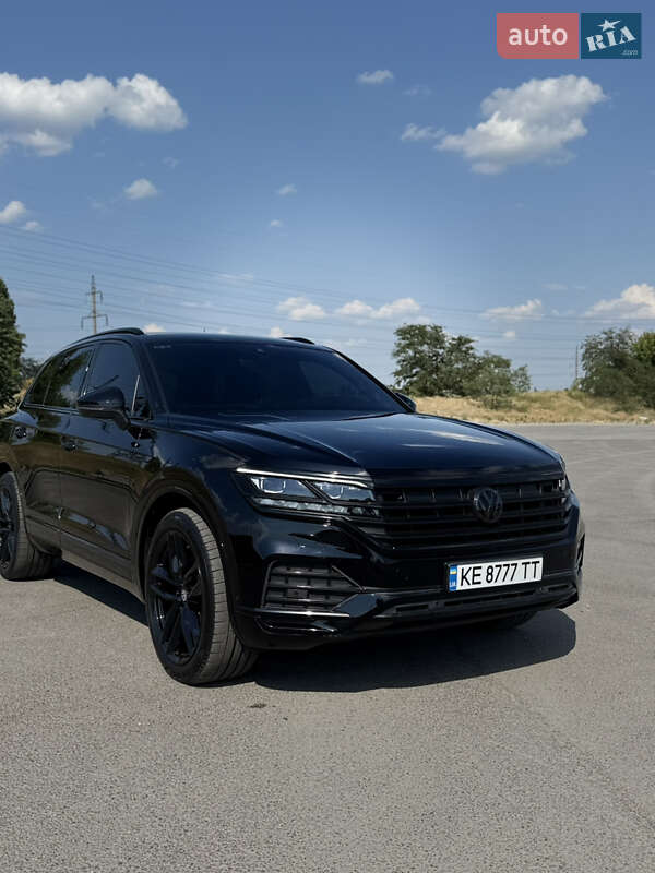 Внедорожник / Кроссовер Volkswagen Touareg 2018 в Днепре