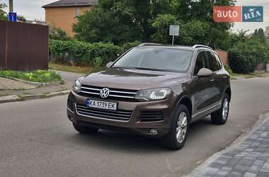 Внедорожник / Кроссовер Volkswagen Touareg 2014 в Киеве