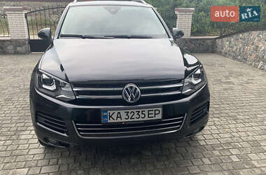Внедорожник / Кроссовер Volkswagen Touareg 2013 в Киеве