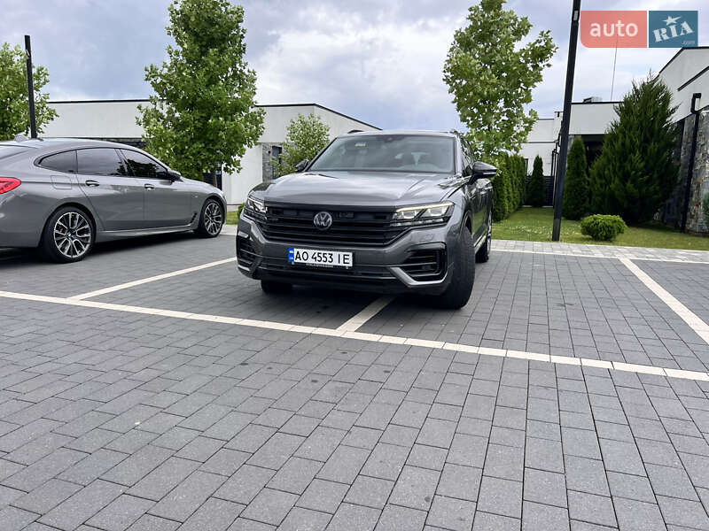 Позашляховик / Кросовер Volkswagen Touareg 2019 в Мукачевому