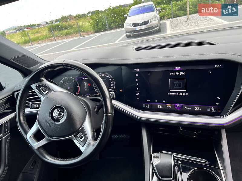 Позашляховик / Кросовер Volkswagen Touareg 2019 в Мукачевому