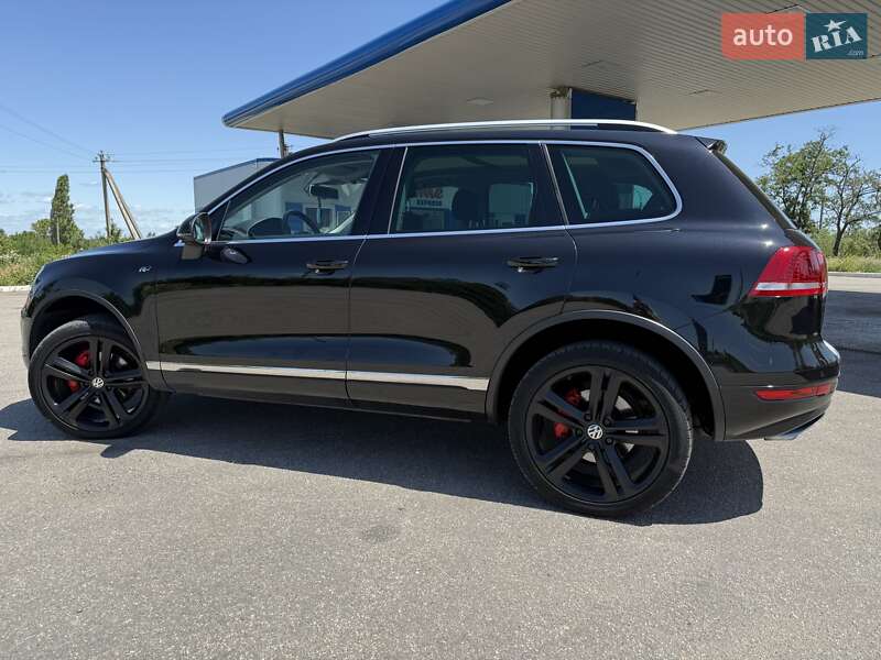 Внедорожник / Кроссовер Volkswagen Touareg 2014 в Кропивницком