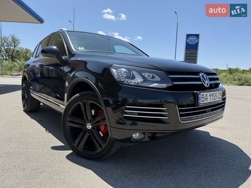Внедорожник / Кроссовер Volkswagen Touareg 2014 в Кропивницком
