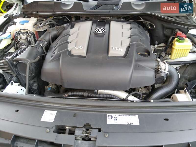 Внедорожник / Кроссовер Volkswagen Touareg 2012 в Киеве фото 15 Внедорожник / Кроссовер Volkswagen Touareg 2012 в Киеве