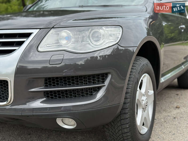 Внедорожник / Кроссовер Volkswagen Touareg 2008 в Луцке