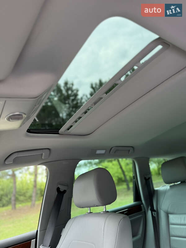 Внедорожник / Кроссовер Volkswagen Touareg 2008 в Луцке