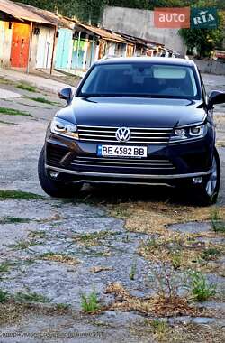 Внедорожник / Кроссовер Volkswagen Touareg 2016 в 