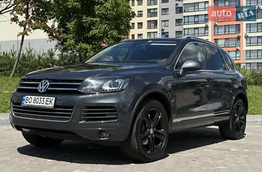 Внедорожник / Кроссовер Volkswagen Touareg 2013 в Львове