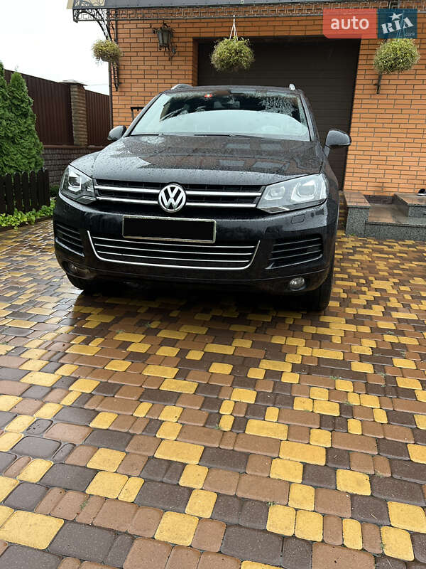 Внедорожник / Кроссовер Volkswagen Touareg 2011 в Белой Церкви