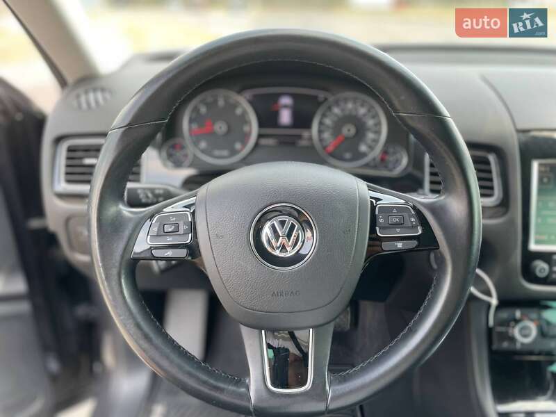 Позашляховик / Кросовер Volkswagen Touareg 2012 в Миколаєві