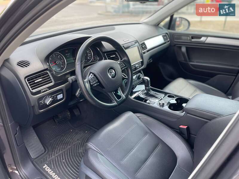 Позашляховик / Кросовер Volkswagen Touareg 2012 в Миколаєві