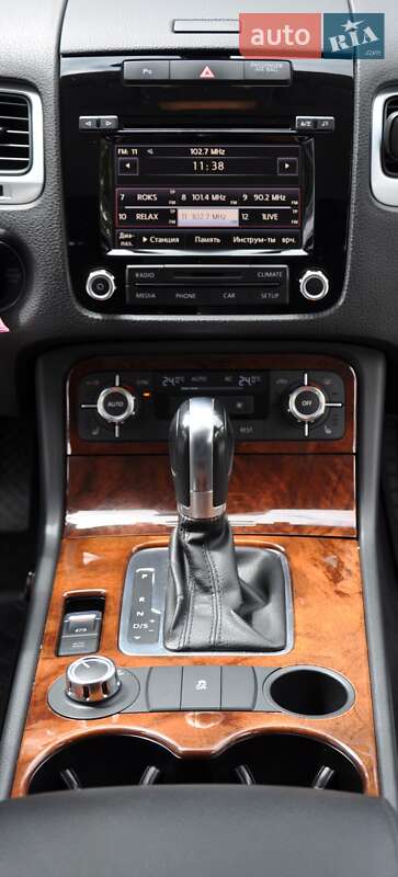 Внедорожник / Кроссовер Volkswagen Touareg 2013 в Одессе