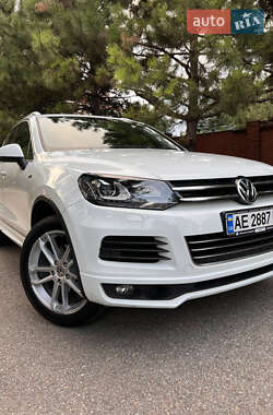 Позашляховик / Кросовер Volkswagen Touareg 2014 в Дніпрі