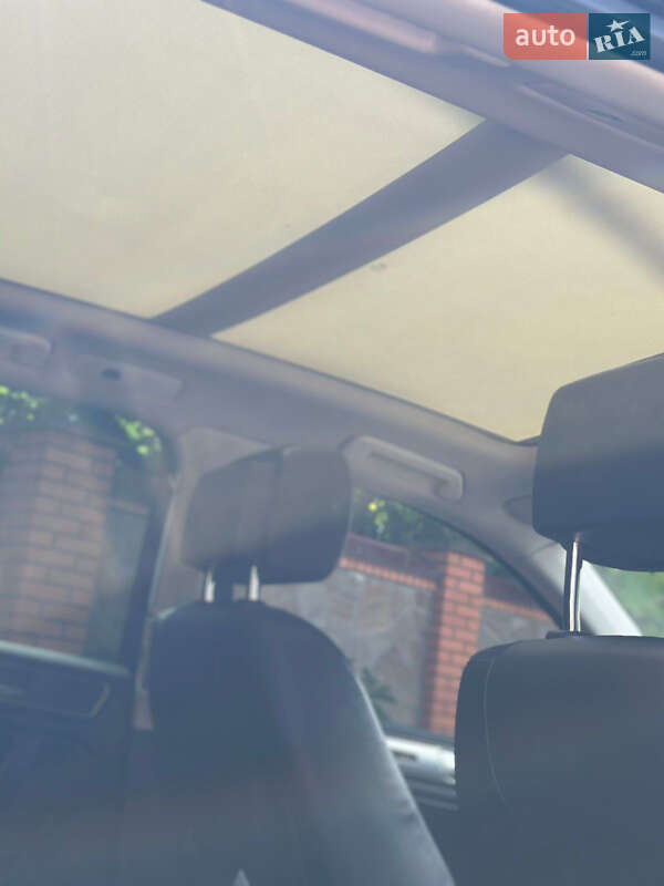 Внедорожник / Кроссовер Volkswagen Touareg 2016 в Киеве