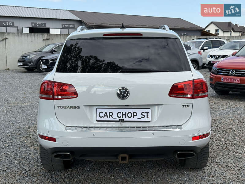 Позашляховик / Кросовер Volkswagen Touareg 2012 в Стрию