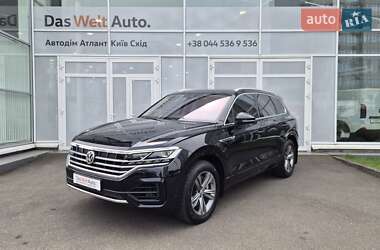 Внедорожник / Кроссовер Volkswagen Touareg 2019 в Киеве