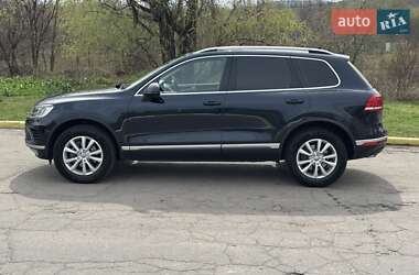 Внедорожник / Кроссовер Volkswagen Touareg 2015 в Полтаве