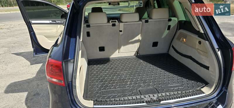 Позашляховик / Кросовер Volkswagen Touareg 2012 в Дніпрі