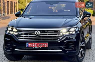 Позашляховик / Кросовер Volkswagen Touareg 2020 в Рівному