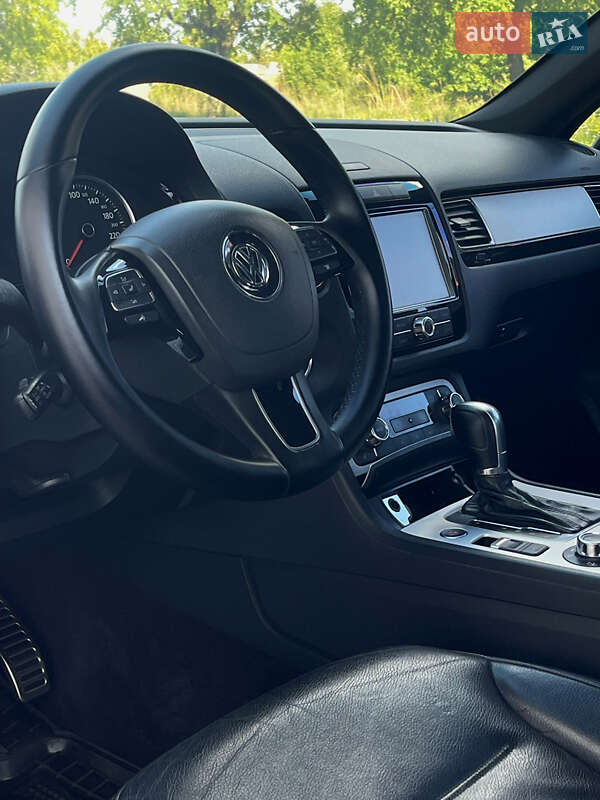 Позашляховик / Кросовер Volkswagen Touareg 2012 в Бердичеві