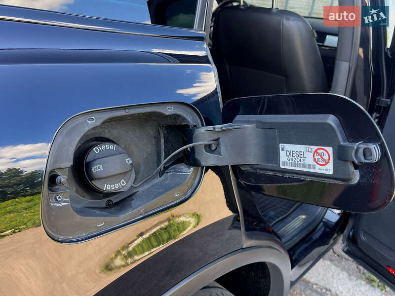 Позашляховик / Кросовер Volkswagen Touareg 2012 в Бердичеві