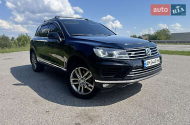 Позашляховик / Кросовер Volkswagen Touareg 2015 в Житомирі