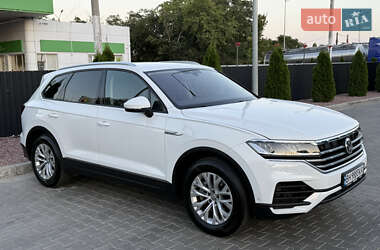 Позашляховик / Кросовер Volkswagen Touareg 2019 в Одесі