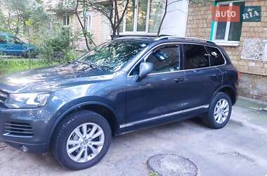 Внедорожник / Кроссовер Volkswagen Touareg 2013 в Киеве