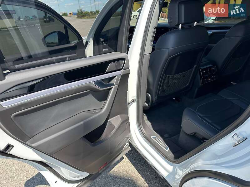Внедорожник / Кроссовер Volkswagen Touareg 2019 в Умани фото 27 Внедорожник / Кроссовер Volkswagen Touareg 2019 в Умани